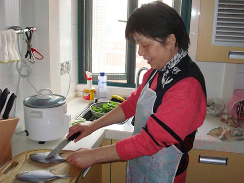 <a href='http://m.petikave.com/product--1.html' target='_blank'>西安保姆</a>